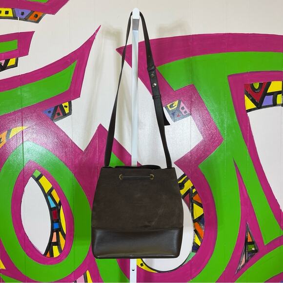 Michael Kors, Suede and Leather Cary Bucket Bag. Bohemian Glamour Adjustable - Picture 5 of 12